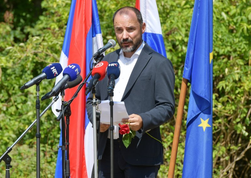 Milošević u Gruborima: Trideset godina poslije do pravde nije došlo