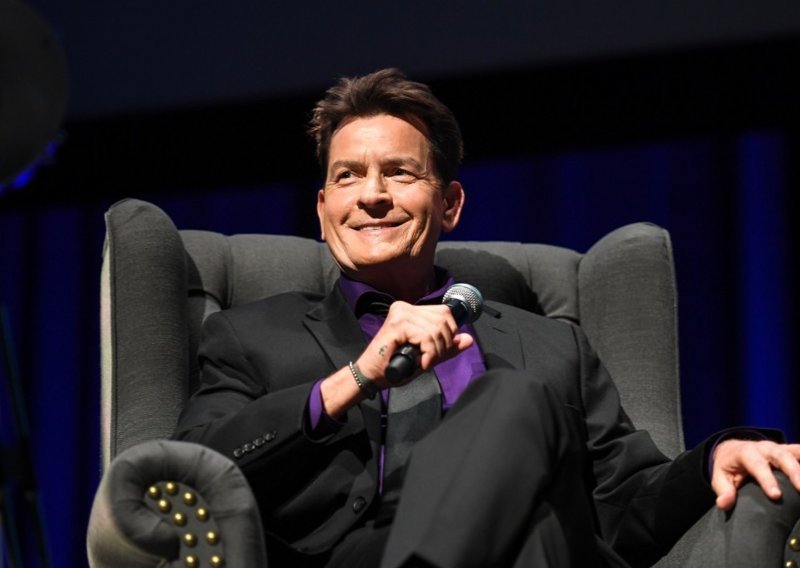 Charlie Sheen ogolio dušu: U Netflixovom dokumentarcu o sramu, ovisnosti, padu i oporavku