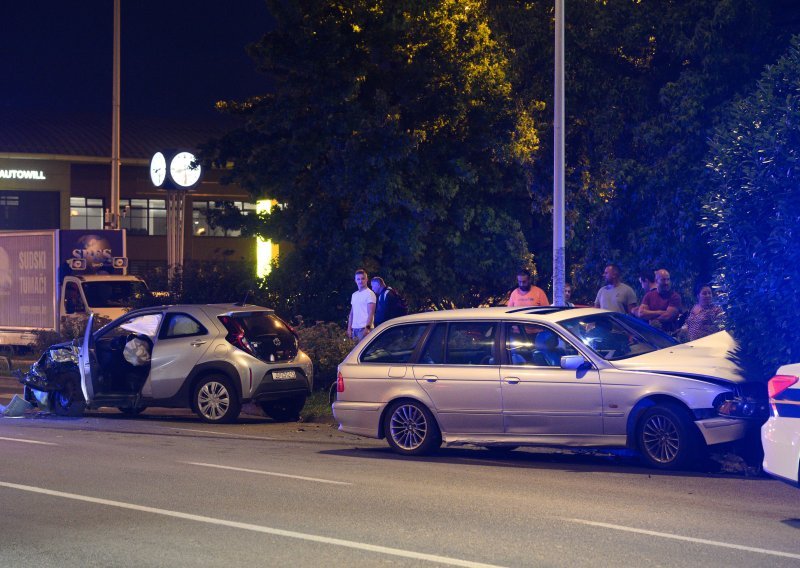 Krš i lom u Prečkom: Autom uletio u suprotni smjer, jedna osoba završila u bolnici