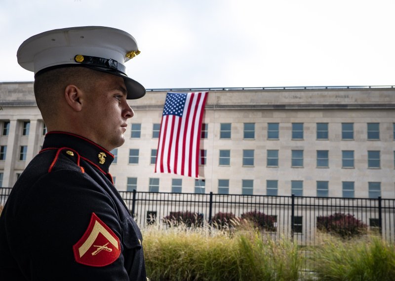 Pentagon u kaosu: Potrošit ćemo milijarde na pečate i uniforme, Rusi i Kinezi nam se smiju!