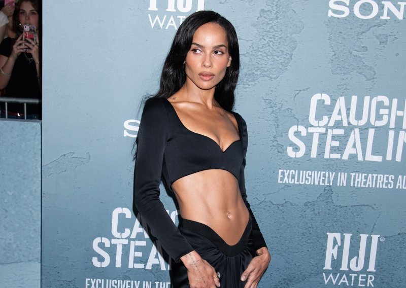 Zoë Kravitz opet ukrala show: Na premijeri otkrila isklesane trbušnjake