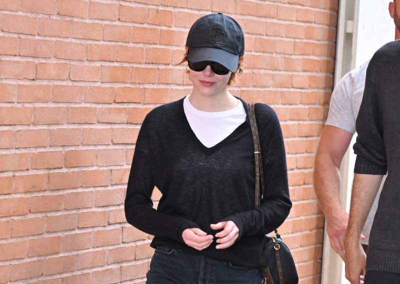 Uskočila u hit sandale sezone: Emma Stone donijela njujorški chic na ulice Venecije