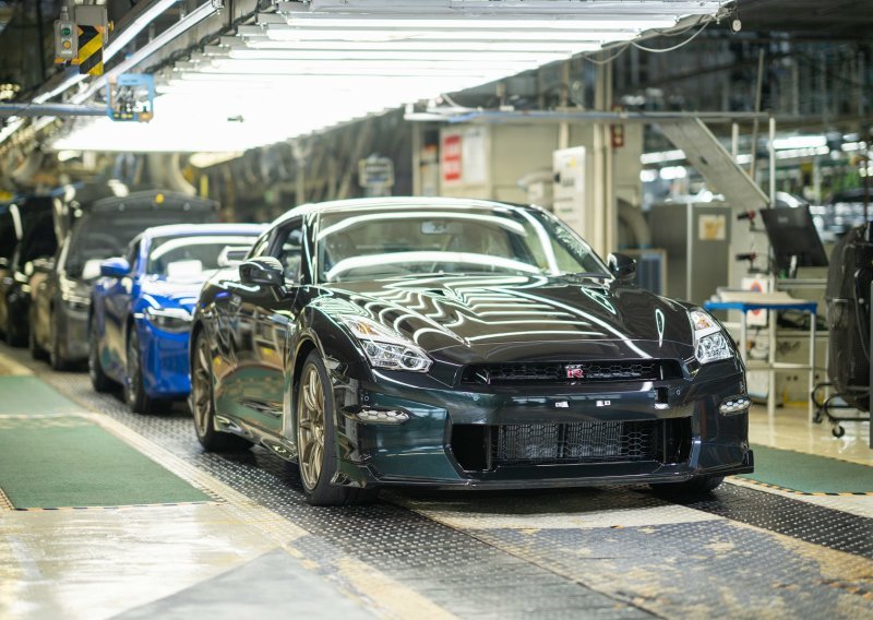 Nissan se dostojno oprašta od R35 GT-R: Posljednji primjerak ispraćen s proizvodne linije