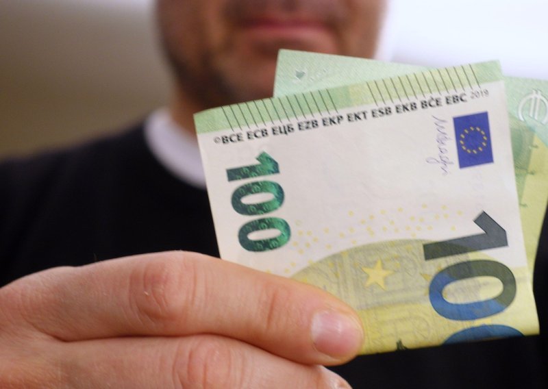 Oprez! Prevaranti se predstavljaju kao djelatnici Fine, zovu na telefon i zvone na vrata