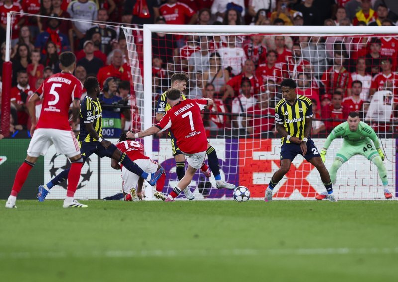 Livaković i Fenerbahče ostali bez Lige prvaka, debakl Rangersa protiv Bruggea