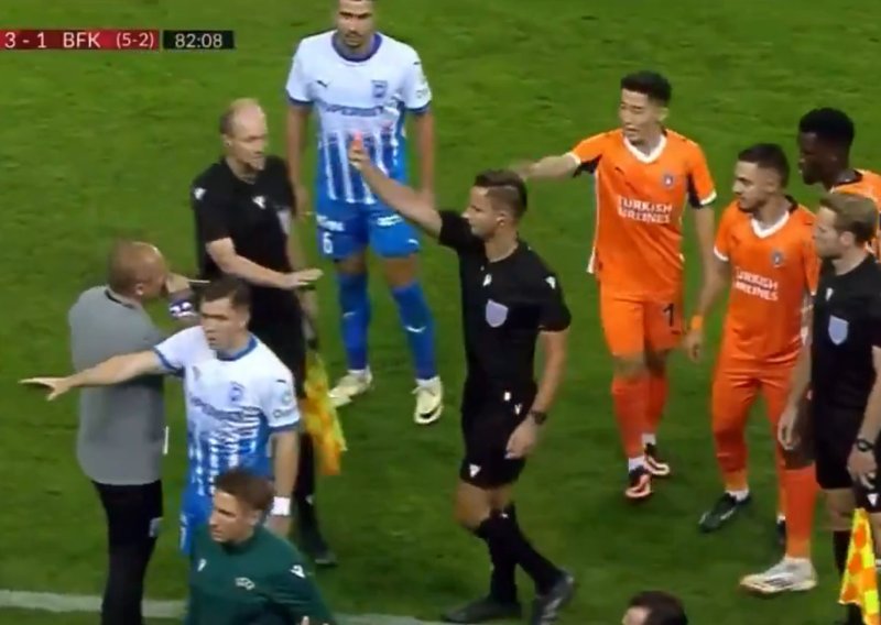 Pogledajte totalni kaos u Rumunjskoj; sudac crveni karton pokazao službenom spikeru!