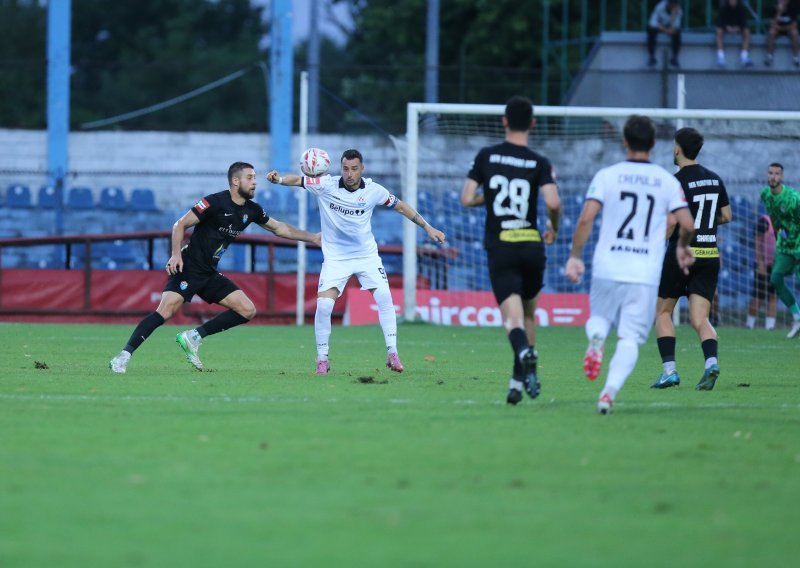 Slaven u ludoj utakmici pobijedio Vukovar. Pogledajte golove i nevjerojatno isključenje