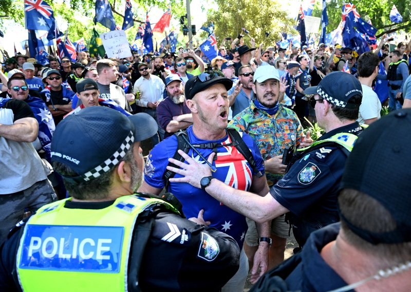 FOTO Ogromni prosvjedi u Australiji zbog migranata, intervenirala i policija