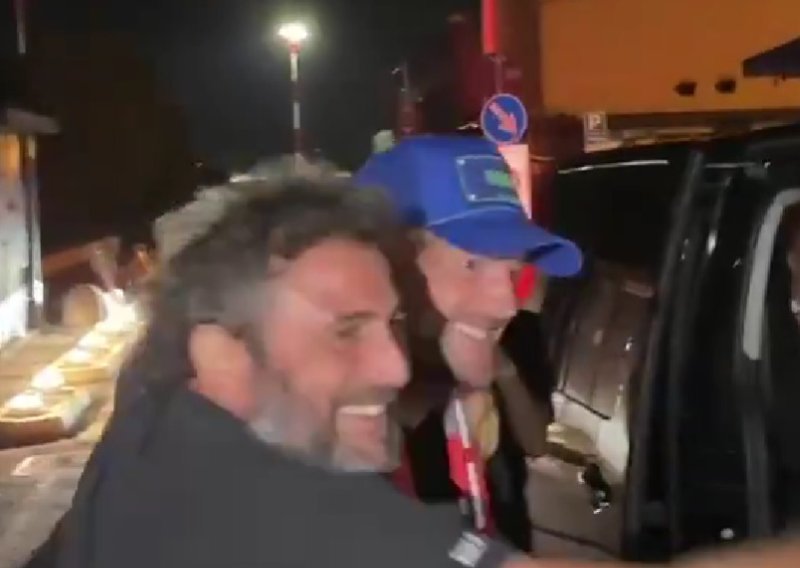 Pogledajte scene za pamćenje: Vardy na potpisu za talijanski klub dočekan kao rimski car