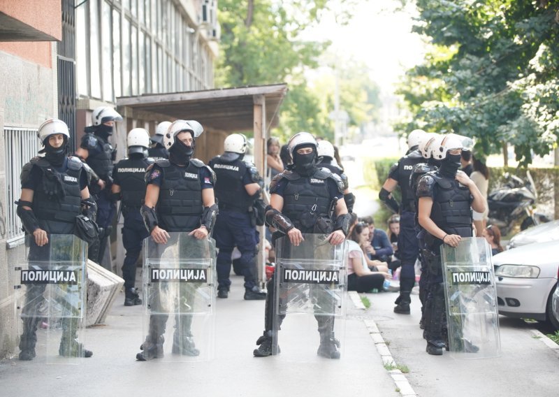 Studenti izvukli jako oružje protiv policije u Novom Sadu: Evo koju im pjesmu puštaju