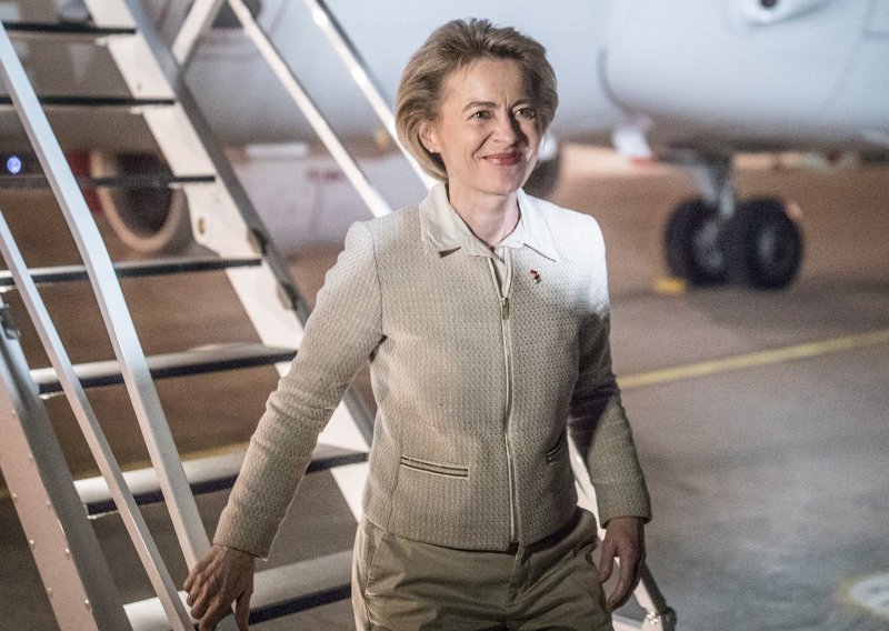 Avionu Ursule von der Leyen tijekom leta blokiran GPS, sumnja pala na Rusiju