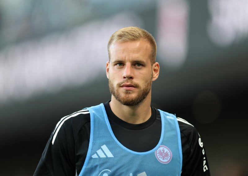 Smolčić odlazi iz Eintrachta? Otkriveno tko je za njega poslao ponudu