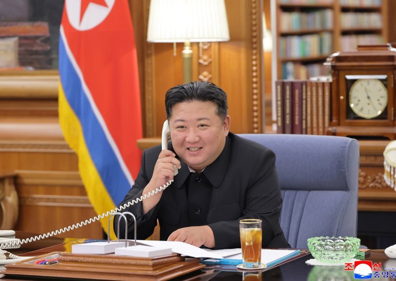 Kim Jong Un krenuo u Peking na vojnu paradu