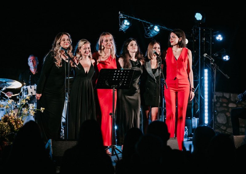 U čast Gabi Novak i Matije Dedića održan veličanstven koncert na šibenskoj Tvrđavi Barone