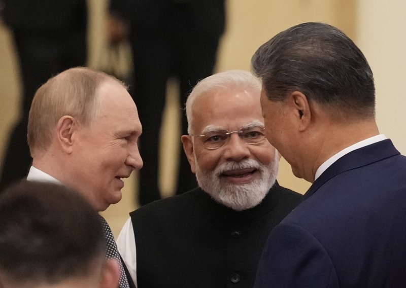 Xi, Putin i Modi rame uz rame: Kineski vođa gradi novi svjetski poredak