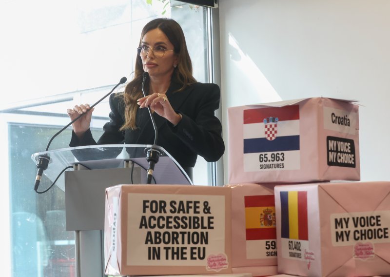 Inicijativa za siguran pobačaj u EU-u predala EK-u preko milijun potpisa
