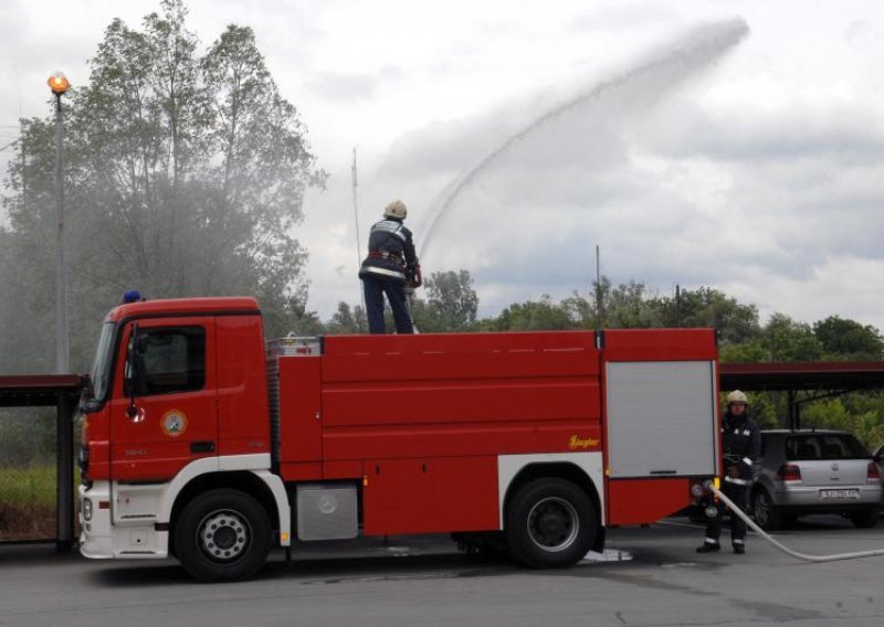 Požar u pilani u Belovaru