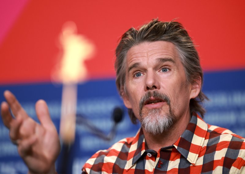 Varao je Umu s dadiljom: Ethan Hawke progovorio o razvodu, ali i poniženju