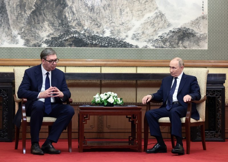 Vučić se sastao s Putinom, govorio mu na ruskom