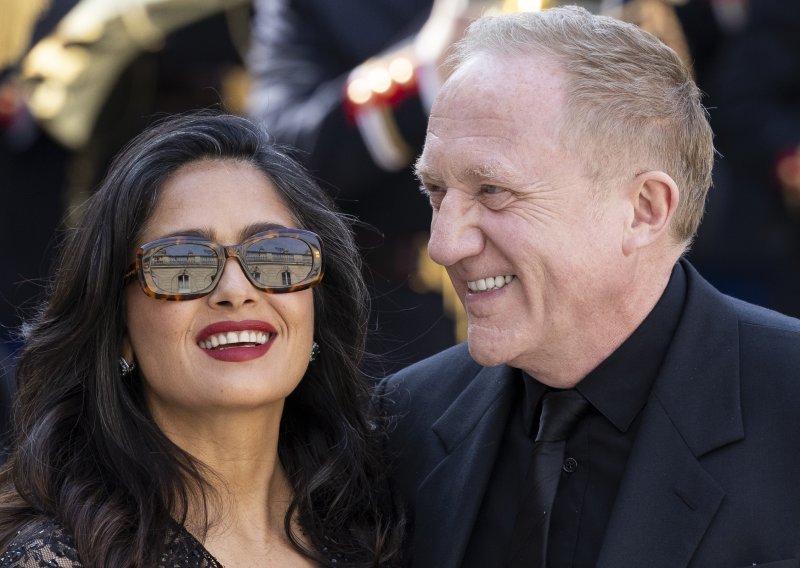 Fotografija koja je zapalila društvene mreže: Salma Hayek u bikiniju proslavila 59. rođendan