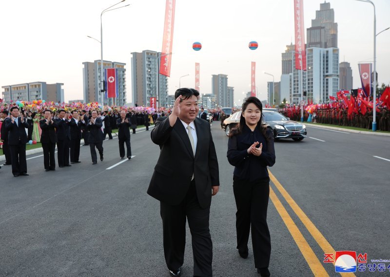 Potencijalna nasljednica; kći Kim Jong-una s tatom otišla na prvo putovanje u inozemstvo