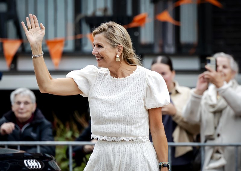 Elegantna kraljica zbog ovog sakoa Massimo Duttija odbacila je luksuzne dizajnerske komade