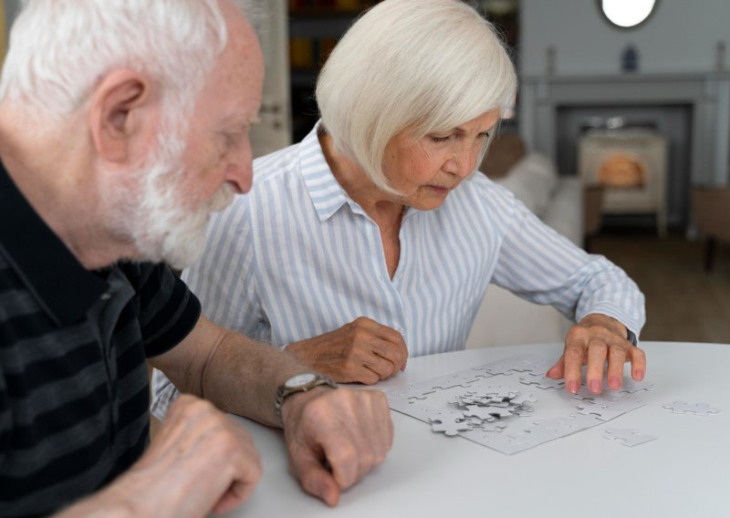 Pet ranih znakova Alzheimerove bolesti koje nikako ne smijete ignorirati