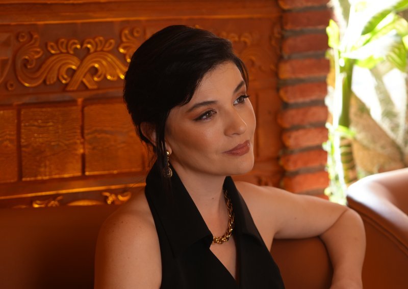 Lijepa Nur iz 'Leyle': 'Kad ga vidim kao oca, još se više zaljubim u njega'