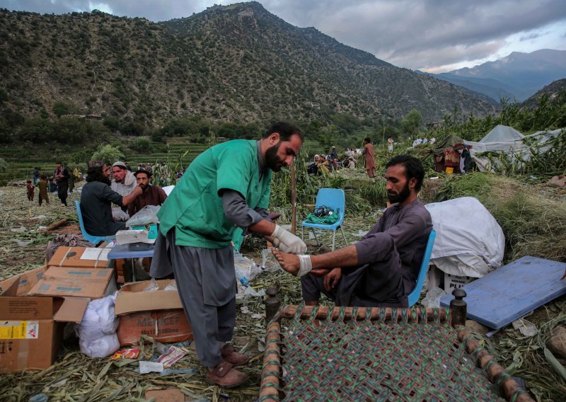 Snažni naknadni potresi pogodili Afganistan, preživjeli se bore za osnovna sredstva