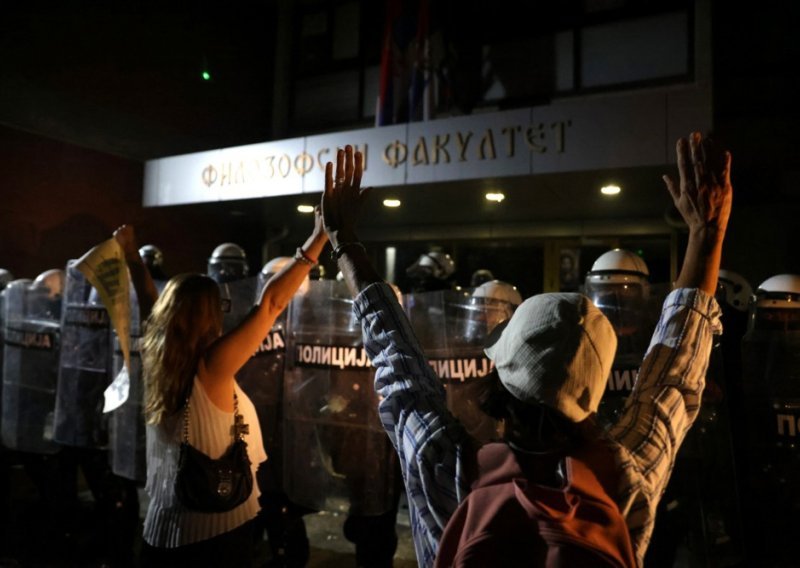 Vučić vrijeđao europske zastupnike: ‘Skupio se zadnji ološ'; Studenti tvrde: ‘Drže nas kao taoce!‘
