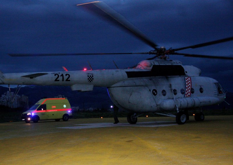Zajednička akcija HGSS-a i HRZ-a: Spasili ozlijeđenu ženu na Velebitu
