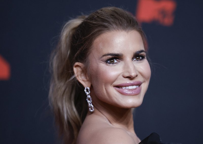 Jessica Simpson šokirala izgledom: 'Molim te, ženo, dosta više operacija'