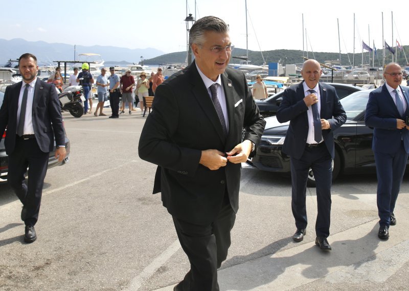 Plenković o trezorskim zapisima: 'Već prvi dan upisano ih je više nego ranije'