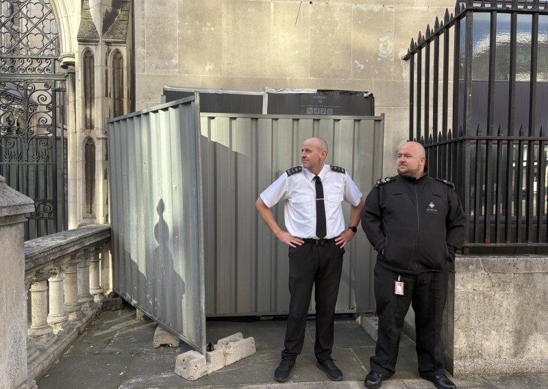 Banksy na sudu: novi mural izazvao buru u Londonu, odmah je prekriven