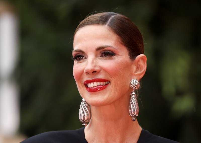 Bojana Gregorić Vejzović čestitala početak škole uz nikad slađu uspomenu iz klupa