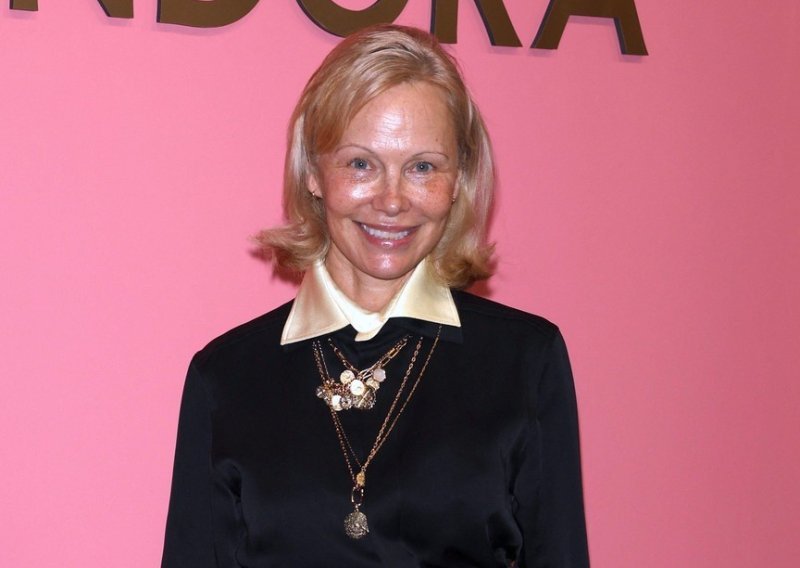 Pamela Anderson najavila povratak hit cipela zbog kojih noge izgledaju tako duge