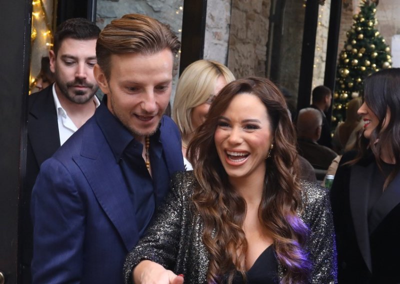 Zaljubljeni pod Marjanom: Ivan Rakitić i Raquel ne prestaju s nježnostima i romantikom