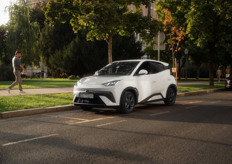 Isprobali smo BYD Dolphin Surf: Tih i okretan električni auto stvoren za gradske ulice