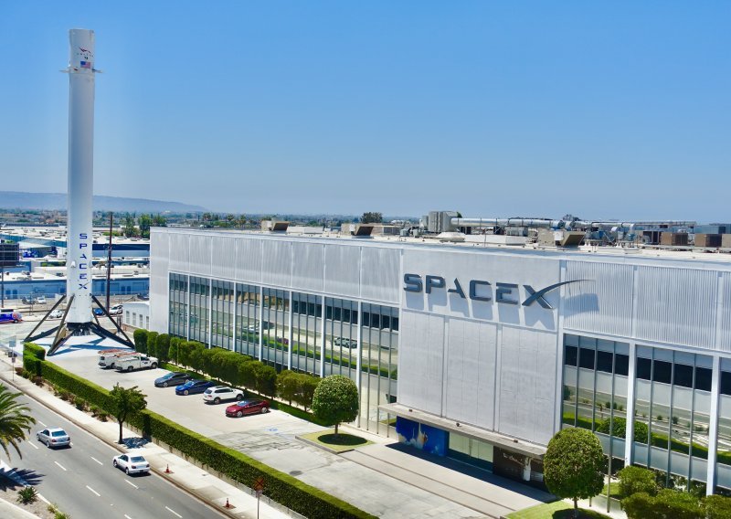 SpaceX će potrošiti 17 milijardi dolara na licence tvrtke EchoStar