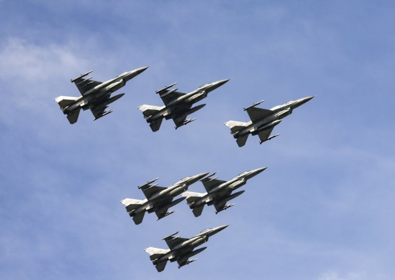 Europske zemlje u pripravnosti, Varšava traži hitnu sjednicu UN-a zbog ruskih dronova