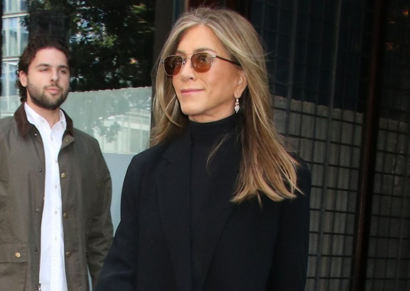 Ovako izgledaju savršene cipele: Nije ni čudo da Jennifer Aniston ne izlazi iz njih