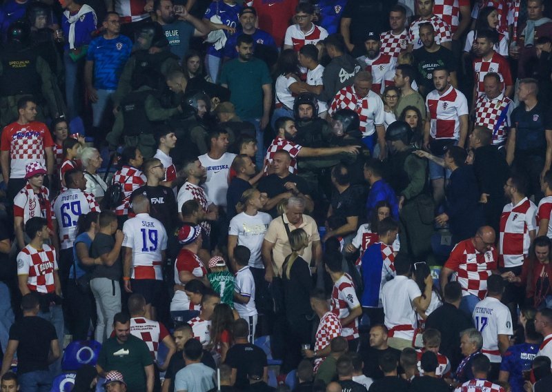 Isprika članovima kluba navijača Mi Hrvati i Bad Blue Boysima