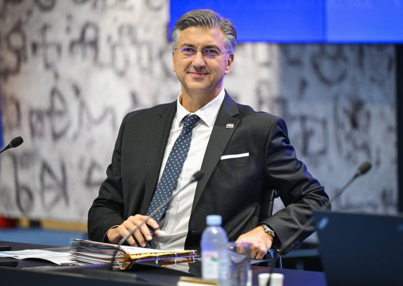 Vlada ponovno kadrovirala, evo koje je odluke donijela iza zatvorenih vrata