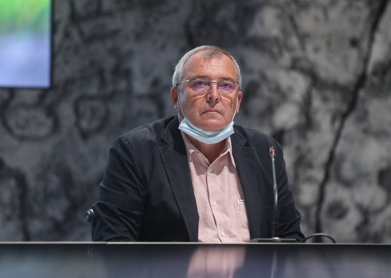 Krunoslav Capak posve je promijenio imidž: Pogledajte kako izgleda danas