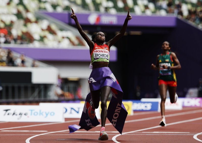 Maraton ne pamti ovako dramatičnu završnicu; Kenijka do pobjede u posljednjim metrima