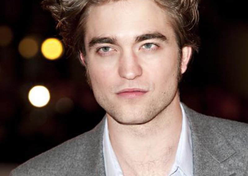 Robert Pattinson se boji da će oglušiti