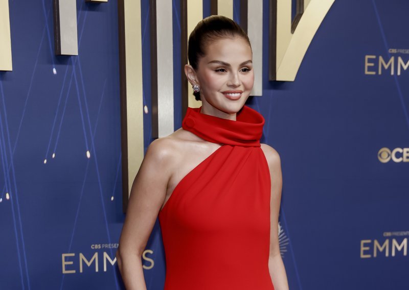 Selena Gomez u jednom od svojih najboljih izdanja: Ova haljina magnet je za poglede
