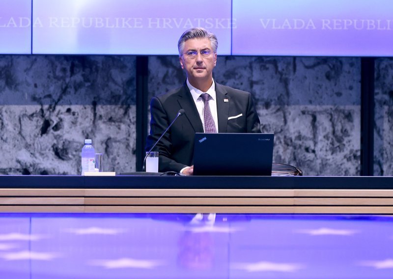 Plenković predstavio novi paket mjera: Računi za struju rastu za tri eura, a za plin 4 eura
