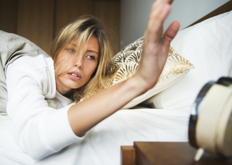 Budite se umorni i iscrpljeni nakon osam sati sna? Evo kako si pomoći