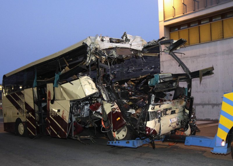 Uzrok nesreće belgijskog autobusa još nije pronađen
